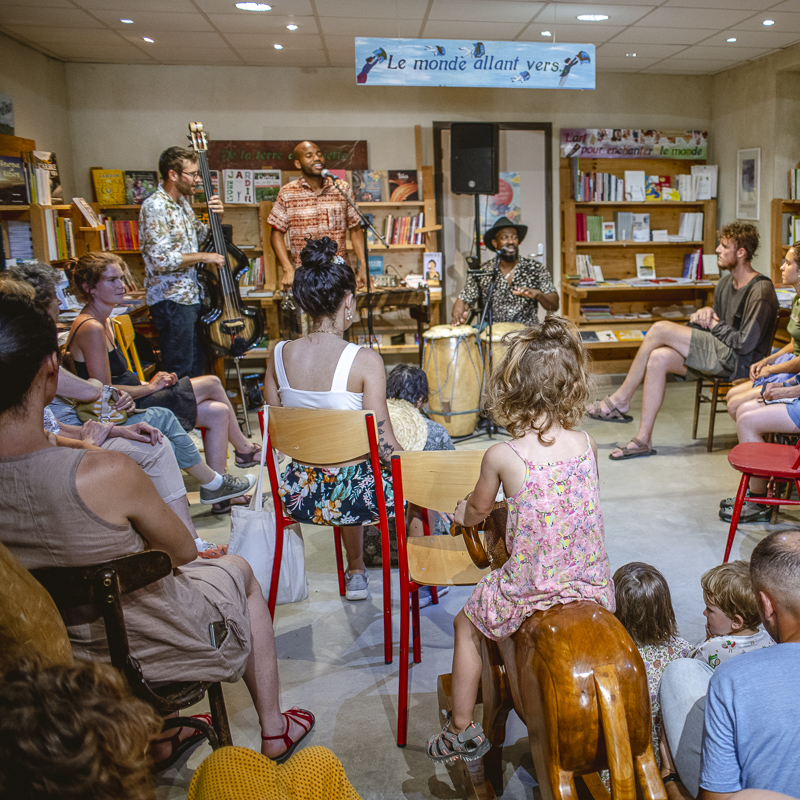 Café-Librairie - Saison culturelle en Ardèche Café-Librairie - Saison culturelle en Ardèche