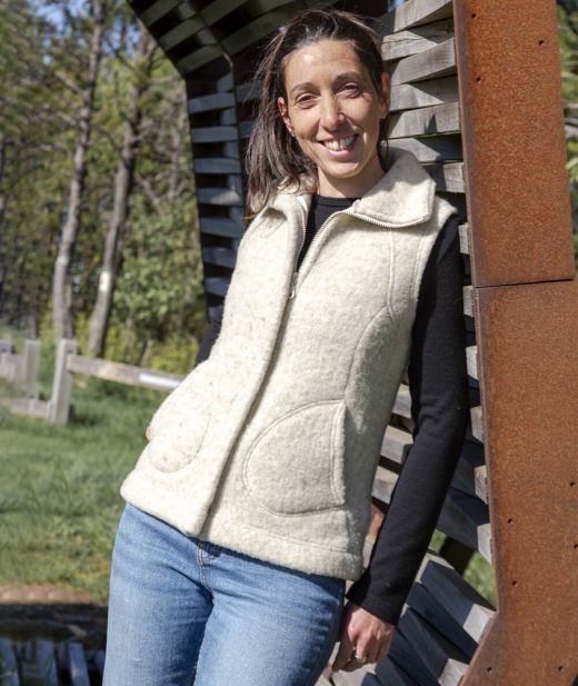 Gilet femme en laine Kasha, texture polaine naturelle, fabriqué en France