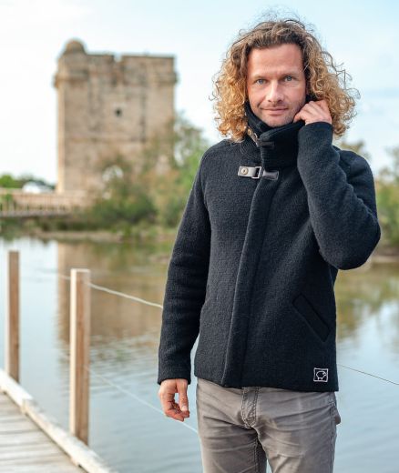 Manteau en laine noir pour homme avec zip et attaches en cuir, fabriqué en France